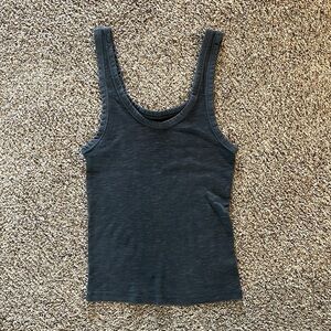 UNIVERSAL THREAD gray tank